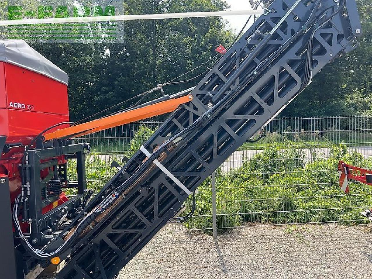 Rauch aero 32.1 - Distributeur d'engrais: photos 3 Rauch aero 32.1 - Distributeur d'engrais: photos 3