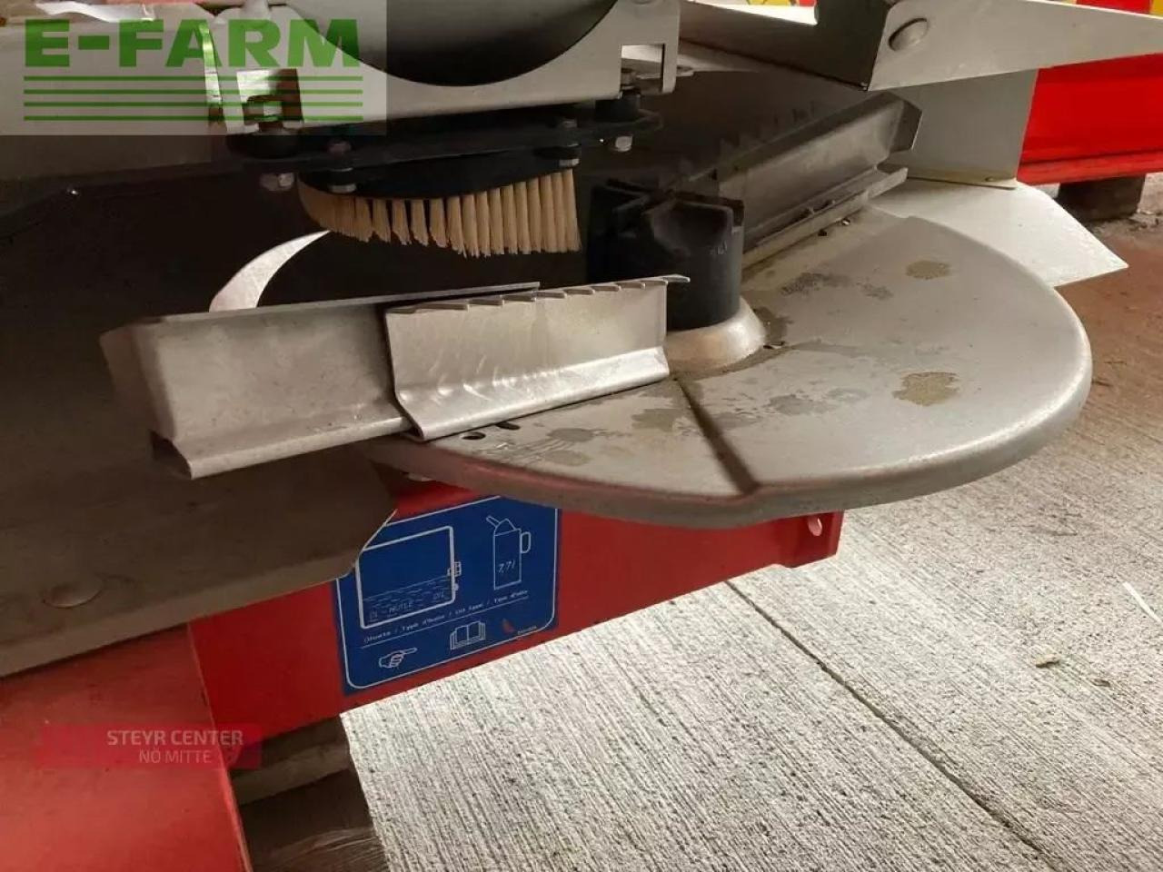 Rauch axis 20.1 w - Distributeur d'engrais: photos 4 Rauch axis 20.1 w - Distributeur d'engrais: photos 4