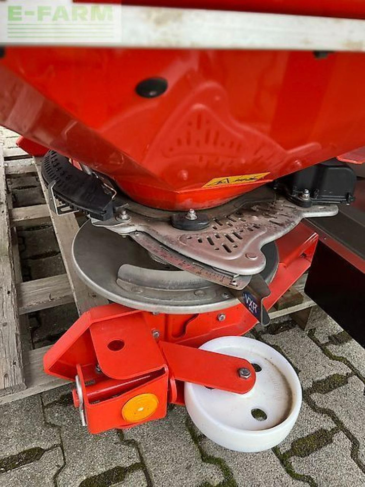 Rauch axis h30.2 - Distributeur d'engrais: photos 5 Rauch axis h30.2 - Distributeur d'engrais: photos 5