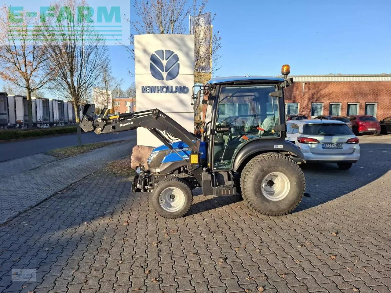 Solis 26 hst mit fahrerkabine und frontlader - Tracteur agricole: photos 1 Solis 26 hst mit fahrerkabine und frontlader - Tracteur agricole: photos 1