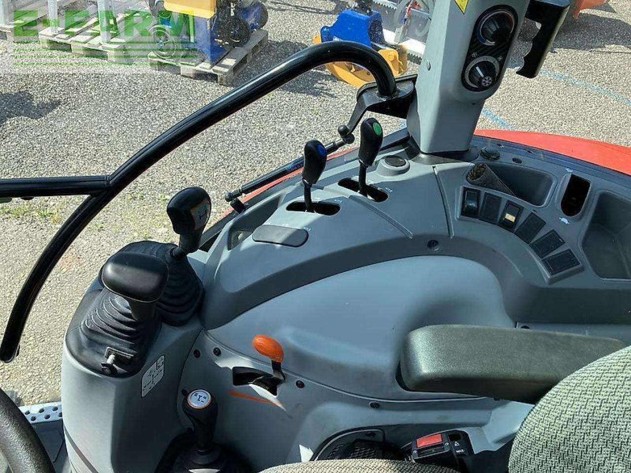 Tracteur agricole Steyr kompakt 4065 s tier3 S: photos 8