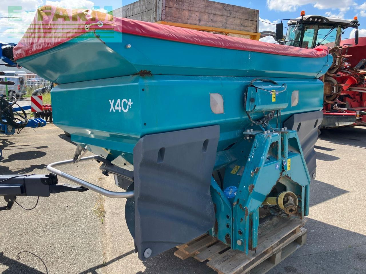 Sulky Burel x 40 + - Distributeur d'engrais: photos 2 Sulky Burel x 40 + - Distributeur d'engrais: photos 2