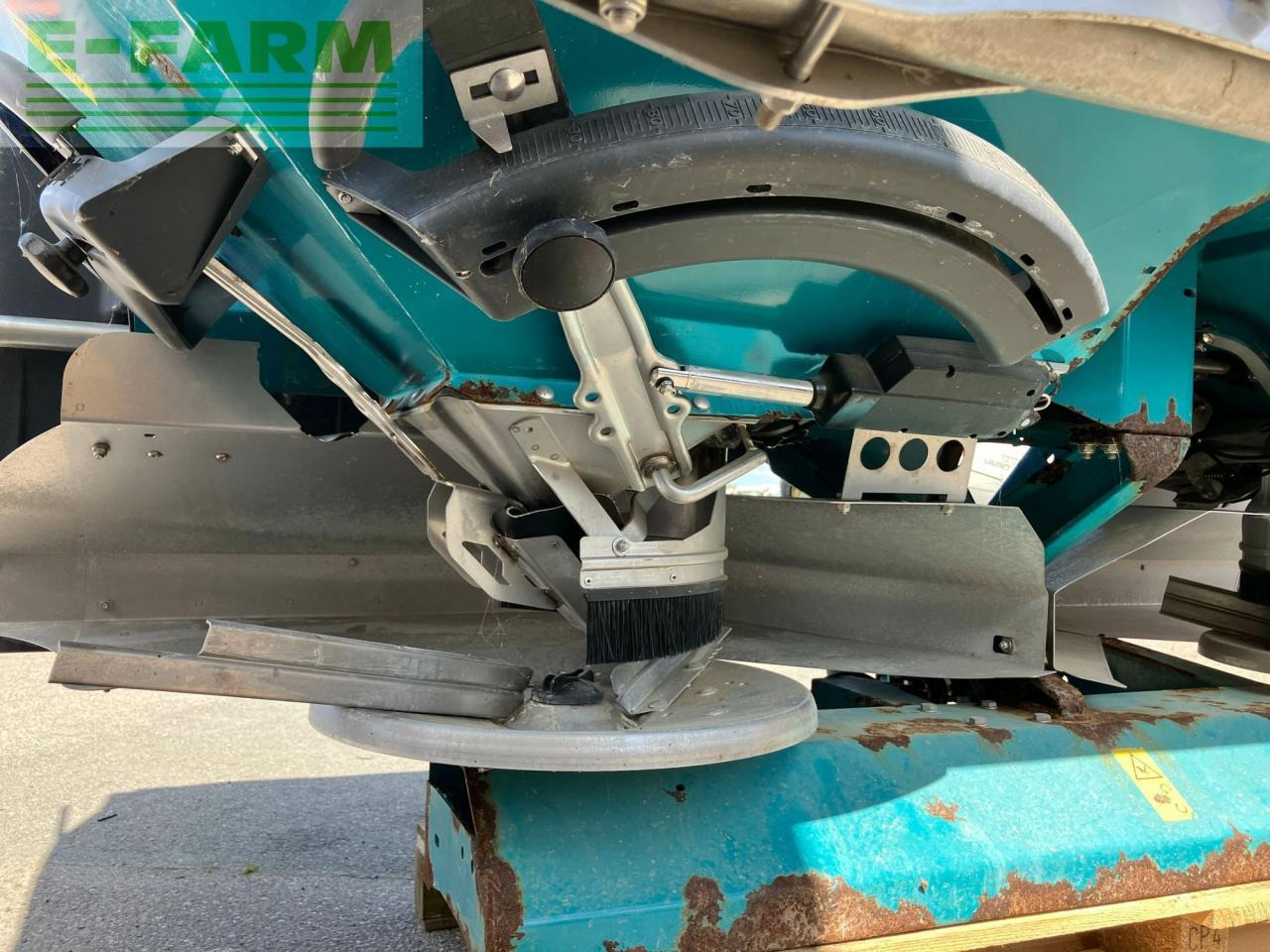 Sulky Burel x 40 + - Distributeur d'engrais: photos 4 Sulky Burel x 40 + - Distributeur d'engrais: photos 4