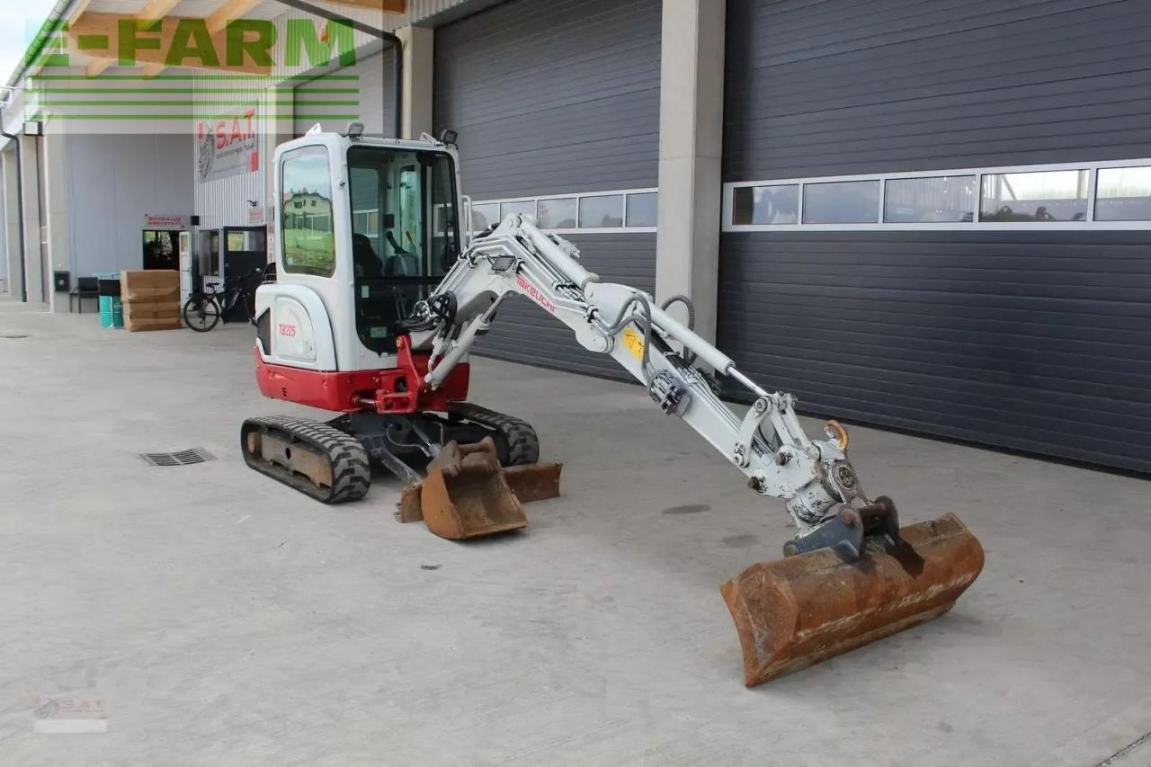 Takeuchi tb 225 - minibagger - powertilt - 2022 - Mini pelle: photos 5 Takeuchi tb 225 - minibagger - powertilt - 2022 - Mini pelle: photos 5