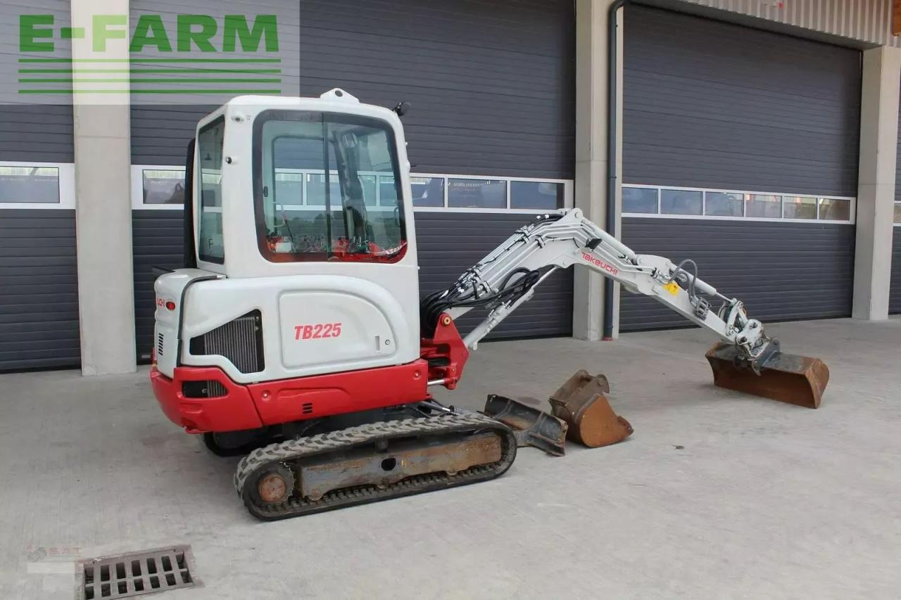 Takeuchi tb 225 - minibagger - powertilt - 2022 - Mini pelle: photos 3 Takeuchi tb 225 - minibagger - powertilt - 2022 - Mini pelle: photos 3