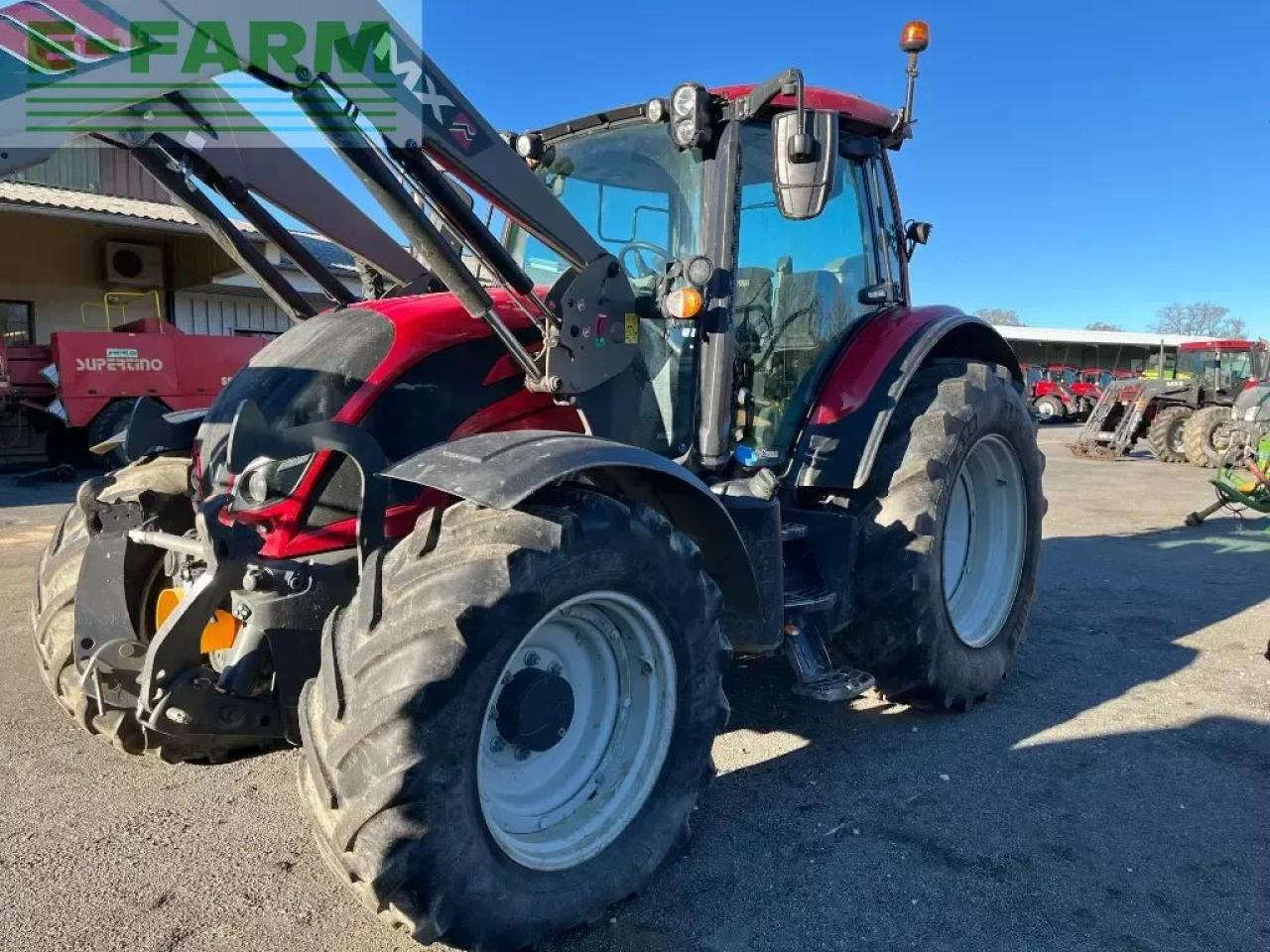 Valtra n 134 d smarttouch - Tracteur agricole: photos 1 Valtra n 134 d smarttouch - Tracteur agricole: photos 1