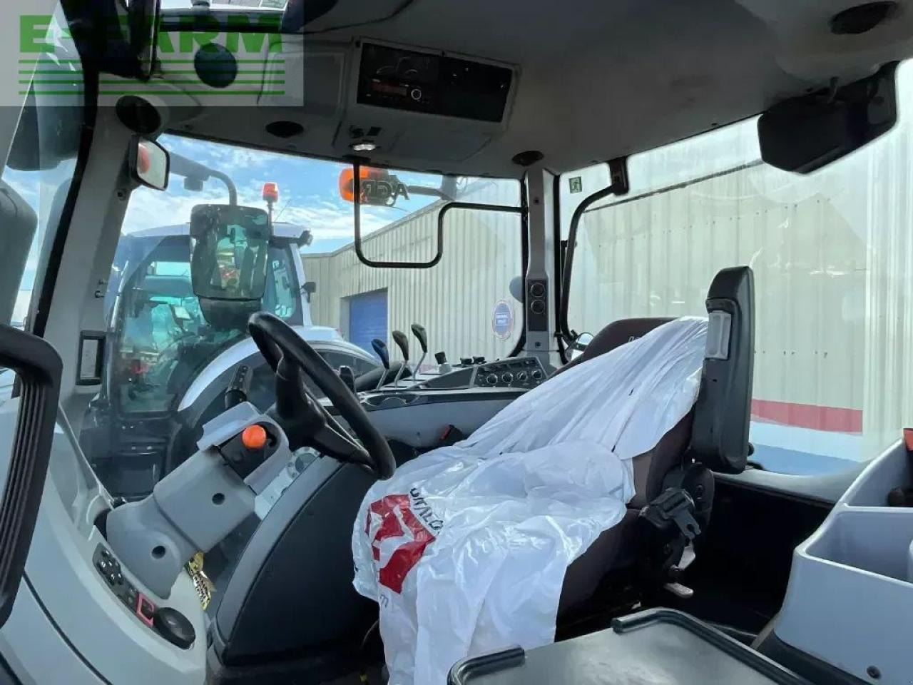 Valtra n134a - Tracteur agricole: photos 3 Valtra n134a - Tracteur agricole: photos 3