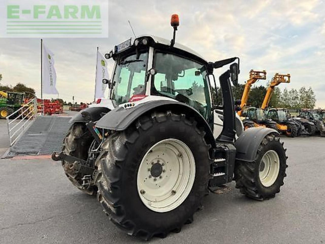 Valtra n174 direct Direct - Tracteur agricole: photos 5 Valtra n174 direct Direct - Tracteur agricole: photos 5