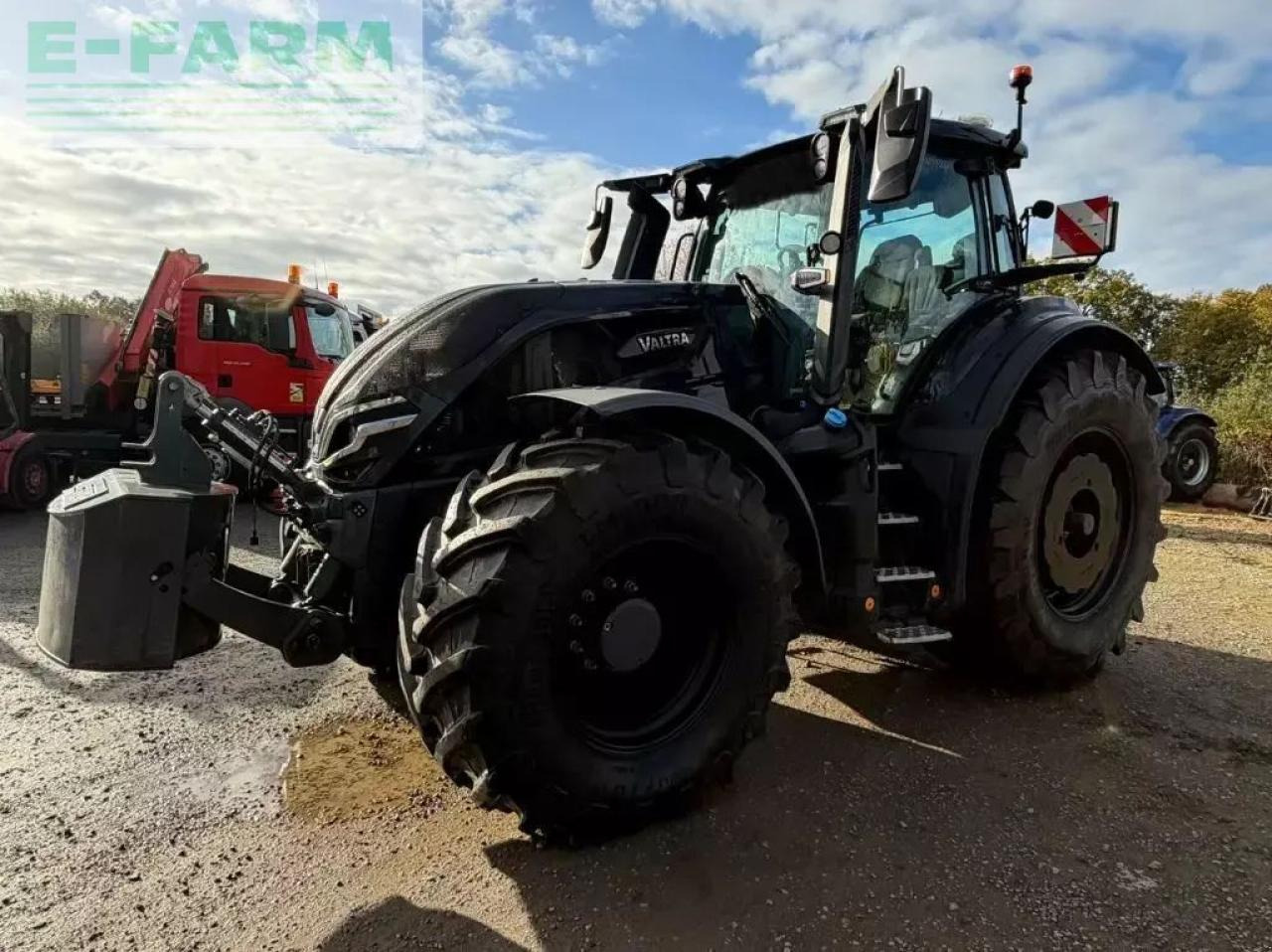 Valtra q305 - Tracteur agricole: photos 1 Valtra q305 - Tracteur agricole: photos 1