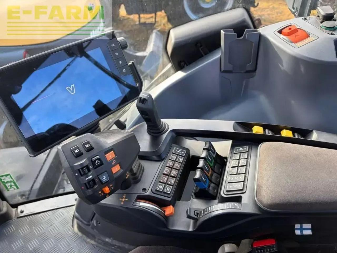 Valtra q305 - Tracteur agricole: photos 3 Valtra q305 - Tracteur agricole: photos 3