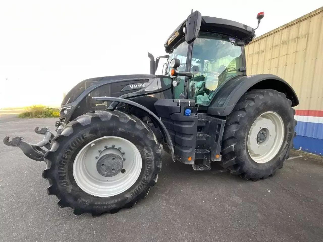 Valtra s324 - Tracteur agricole: photos 1 Valtra s324 - Tracteur agricole: photos 1