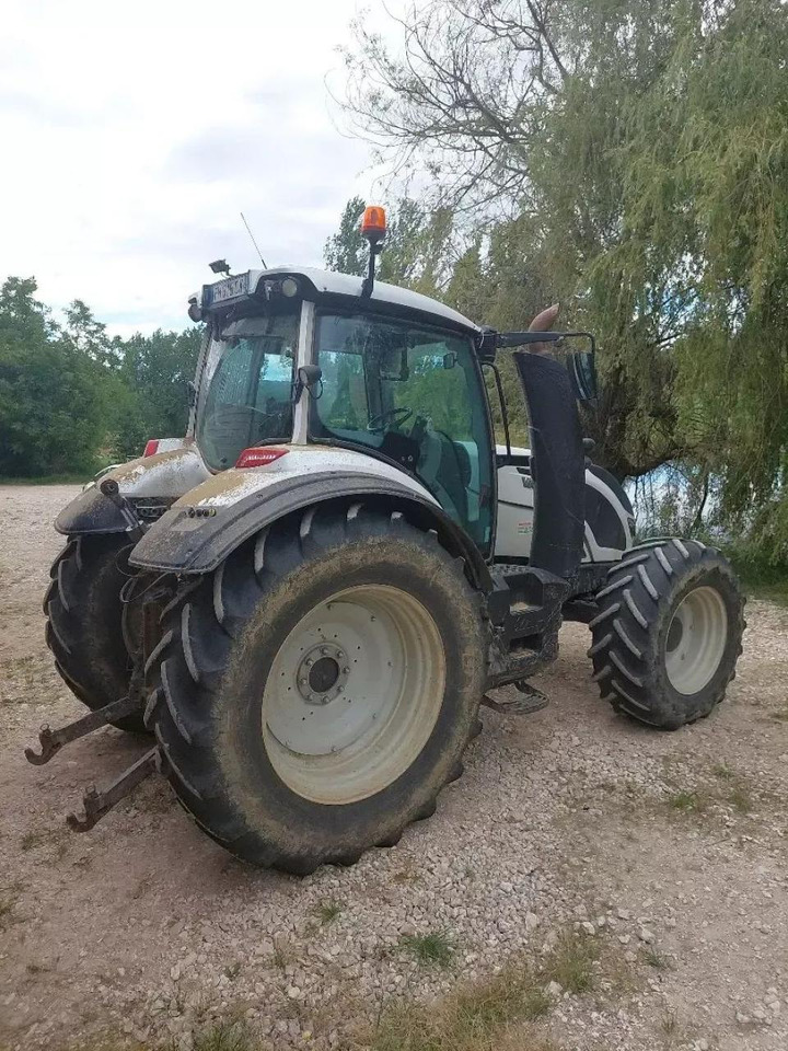 Valtra t 174e d smarttouch - Tracteur agricole: photos 3 Valtra t 174e d smarttouch - Tracteur agricole: photos 3