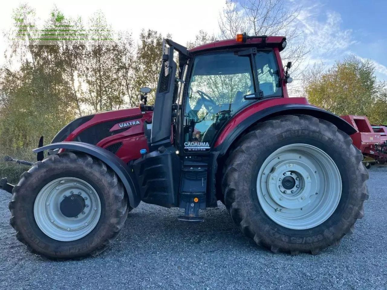 Valtra t 214 direct smarttouch Direct - Tracteur agricole: photos 2 Valtra t 214 direct smarttouch Direct - Tracteur agricole: photos 2