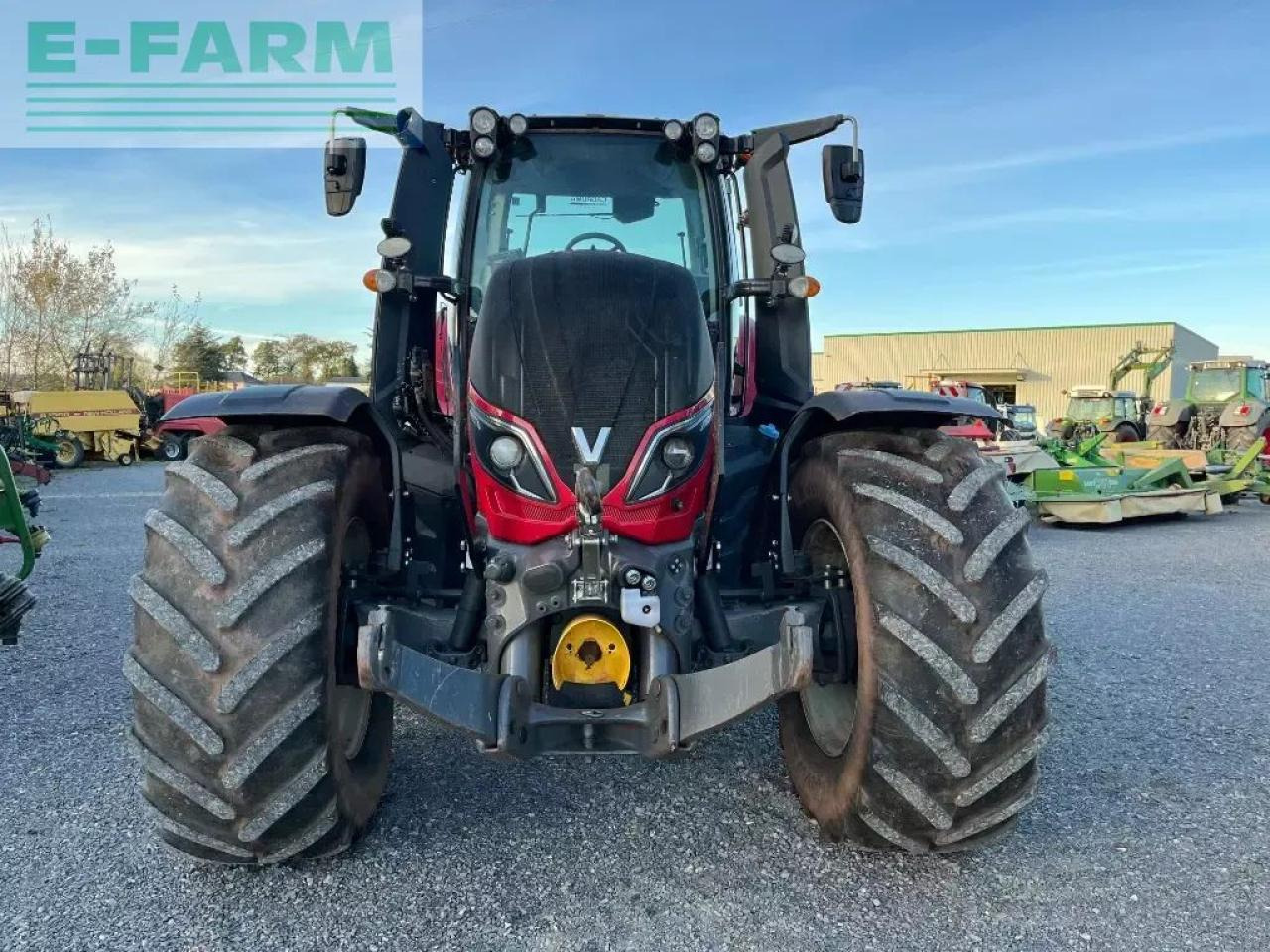Valtra t 214 direct smarttouch Direct - Tracteur agricole: photos 3 Valtra t 214 direct smarttouch Direct - Tracteur agricole: photos 3