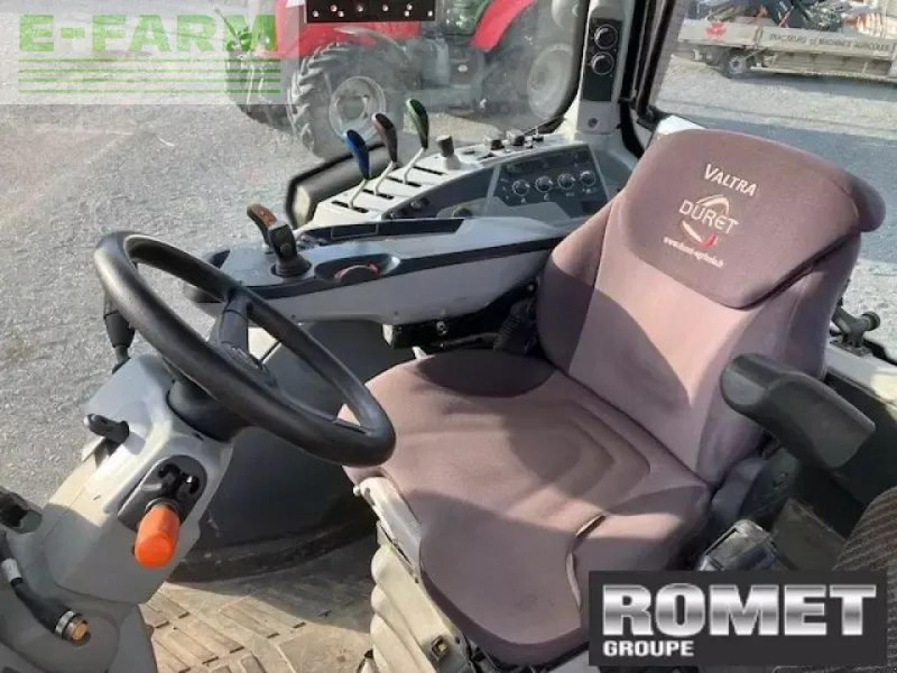 Tracteur agricole Valtra t174: photos 6