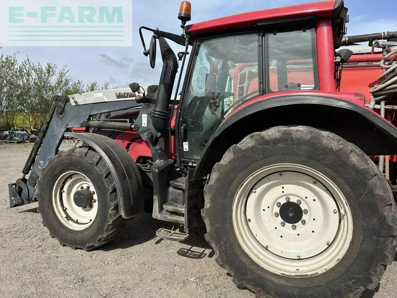 Valtra valtra n 143 - Tracteur agricole: photos 2 Valtra valtra n 143 - Tracteur agricole: photos 2