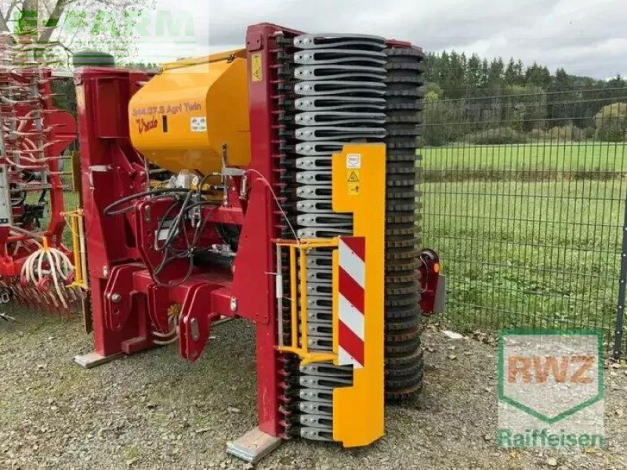 Vredo 344.07.5 agri twin - Semoir monograine: photos 1 Vredo 344.07.5 agri twin - Semoir monograine: photos 1