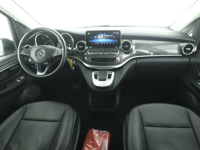 MERCEDES-BENZ EQV 300 Avantgarde,lang,8Sitzer,2Schiebetür,LED... - Minibus, Bus électrique: photos 2 MERCEDES-BENZ EQV 300 Avantgarde,lang,8Sitzer,2Schiebetür,LED... - Minibus, Bus électrique: photos 2