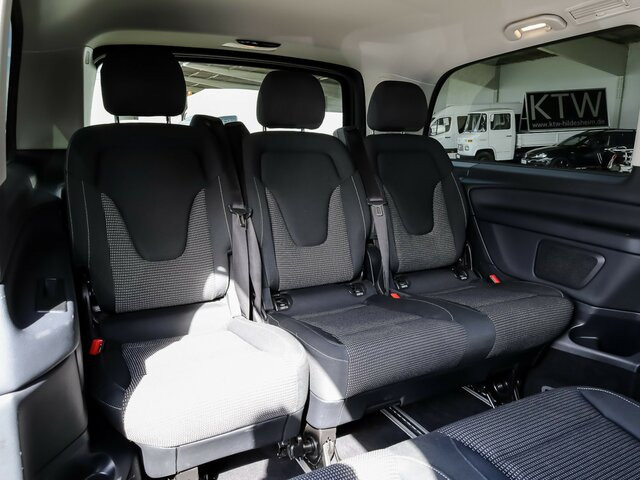 MERCEDES-BENZ EQV 300 lang,7Sitze,2xKlima,2Schiebetür el.,LED... - Minibus, Bus électrique: photos 4 MERCEDES-BENZ EQV 300 lang,7Sitze,2xKlima,2Schiebetür el.,LED... - Minibus, Bus électrique: photos 4