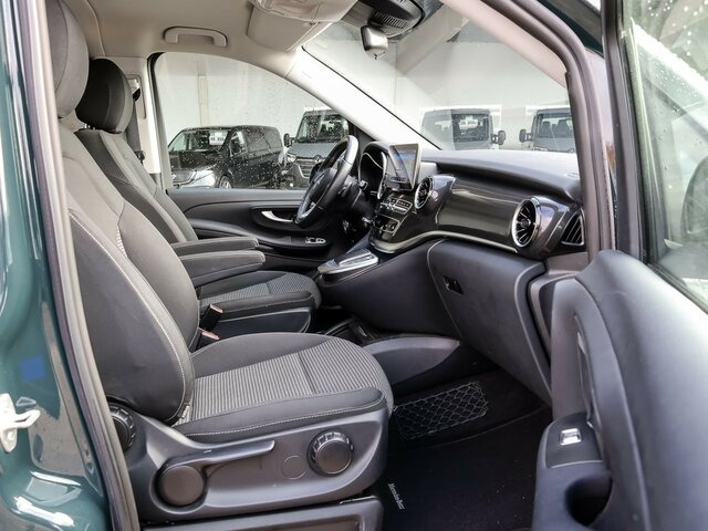 MERCEDES-BENZ EQV 300 lang,7Sitze,2xelek.Schiebetür,EasyPack... - Minibus, Bus électrique: photos 4 MERCEDES-BENZ EQV 300 lang,7Sitze,2xelek.Schiebetür,EasyPack... - Minibus, Bus électrique: photos 4