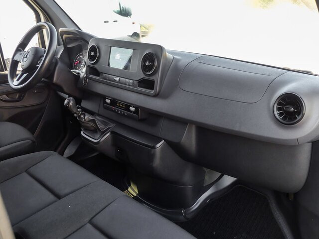 MERCEDES-BENZ Sprinter 214 CDI Kasten,3924,MBUX,Kamera... - Fourgonnette: photos 3 MERCEDES-BENZ Sprinter 214 CDI Kasten,3924,MBUX,Kamera... - Fourgonnette: photos 3