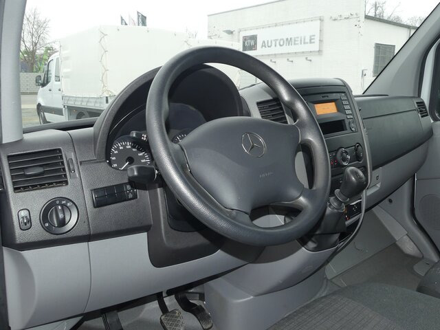 MERCEDES-BENZ Sprinter 311 CDI DOKA Pritsche,AHK,Standheizung - Utilitaire plateau baché, Utilitaire double cabine: photos 4 MERCEDES-BENZ Sprinter 311 CDI DOKA Pritsche,AHK,Standheizung - Utilitaire plateau baché, Utilitaire double cabine: photos 4