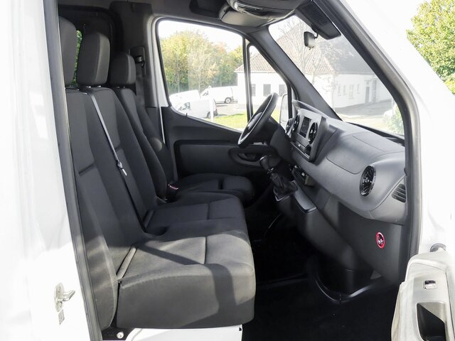 MERCEDES-BENZ Sprinter 314 CDI Kasten,3924,MBUX,Kamera - Fourgon utilitaire: photos 2 MERCEDES-BENZ Sprinter 314 CDI Kasten,3924,MBUX,Kamera - Fourgon utilitaire: photos 2