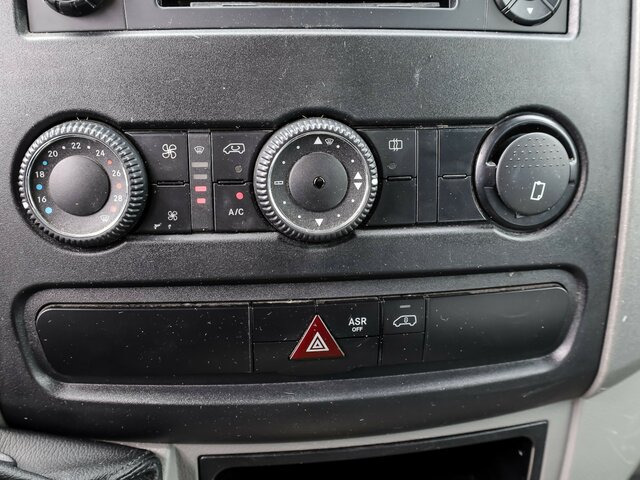 Fourgon plateau, Utilitaire double cabine MERCEDES-BENZ Sprinter 316CDI DOKA,Allrad,Klima...: photos 9