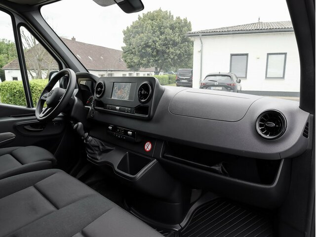 MERCEDES-BENZ Sprinter 317 CDI Kasten,L2H2,MBUX,Kamera - Fourgon utilitaire: photos 4 MERCEDES-BENZ Sprinter 317 CDI Kasten,L2H2,MBUX,Kamera - Fourgon utilitaire: photos 4