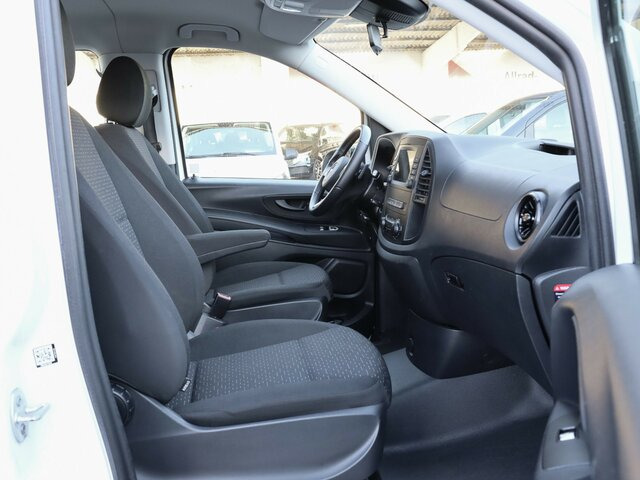MERCEDES-BENZ Vito 114 TourerPro,Extralang,AMF Rollstuhlrampe... - Transport de personnes: photos 2 MERCEDES-BENZ Vito 114 TourerPro,Extralang,AMF Rollstuhlrampe... - Transport de personnes: photos 2