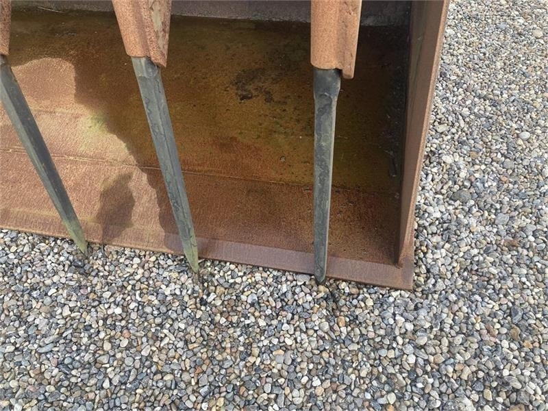 Kirk SILOSKOVL MED VOLVOBESLAG - Matériel d'ensilage: photos 3 Kirk SILOSKOVL MED VOLVOBESLAG - Matériel d'ensilage: photos 3