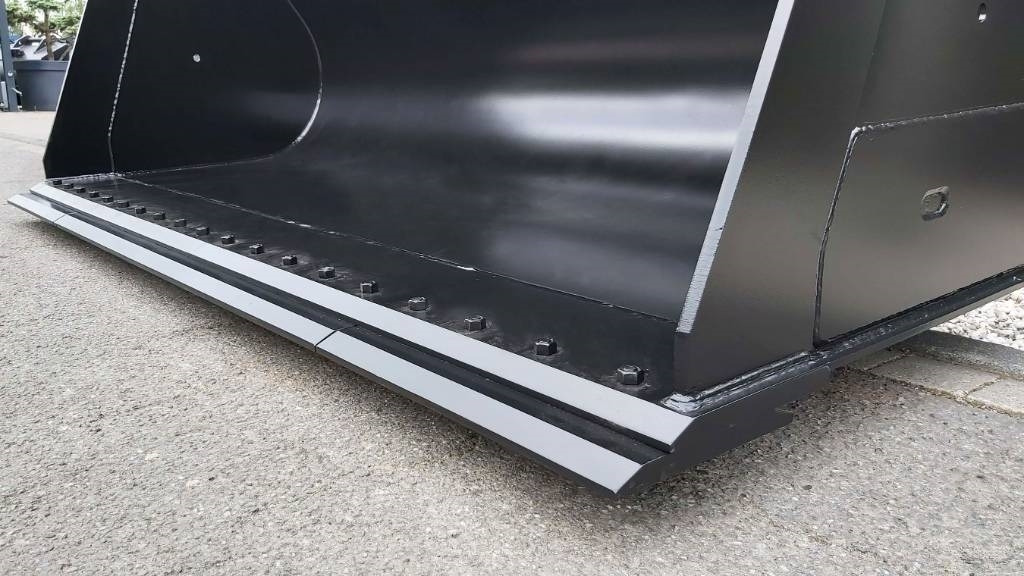 EH Frontschaufel passend Volvo L120 mit Messer - Godet pour chargeur: photos 4 EH Frontschaufel passend Volvo L120 mit Messer - Godet pour chargeur: photos 4