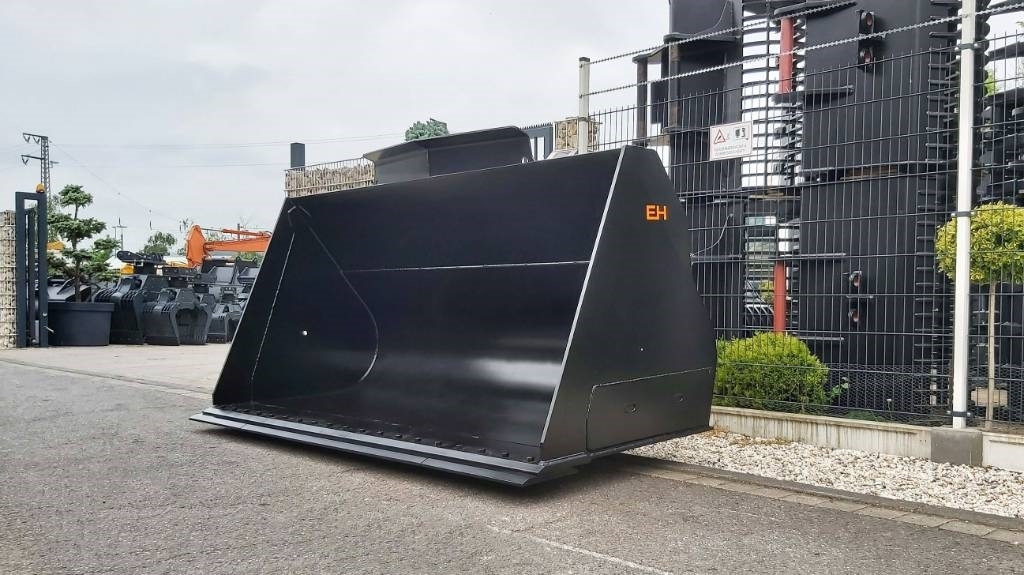 EH Frontschaufel passend Volvo L120 mit Messer - Godet pour chargeur: photos 3 EH Frontschaufel passend Volvo L120 mit Messer - Godet pour chargeur: photos 3