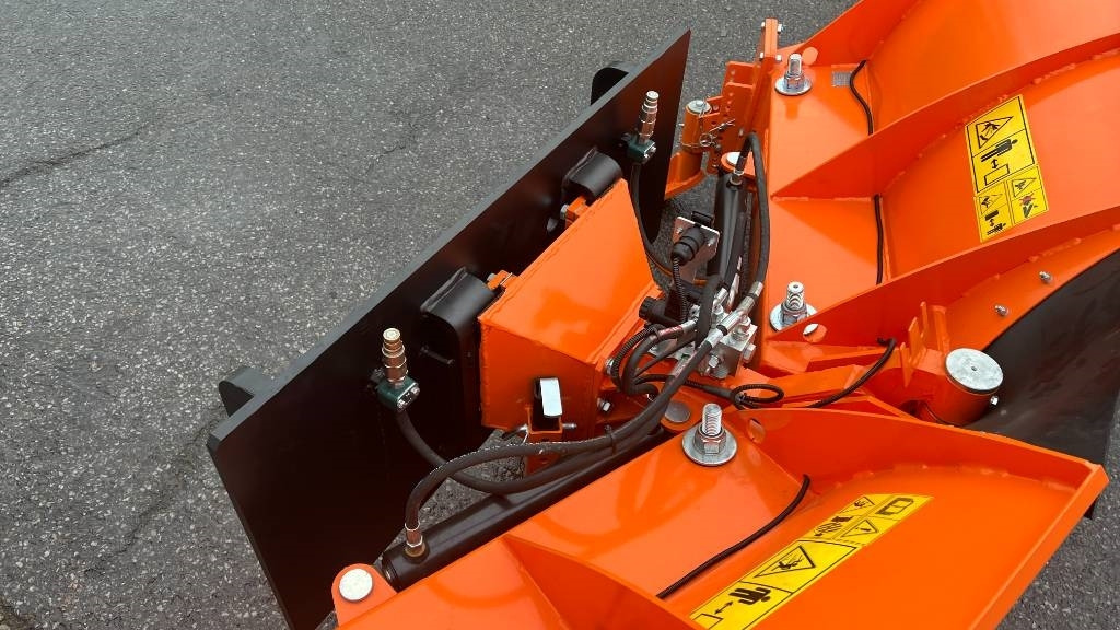 Schneeschild Planierschild hydraulisch 4-Wege PU-2 - Lame à neige pour Machine agricole: photos 3 Schneeschild Planierschild hydraulisch 4-Wege PU-2 - Lame à neige pour Machine agricole: photos 3