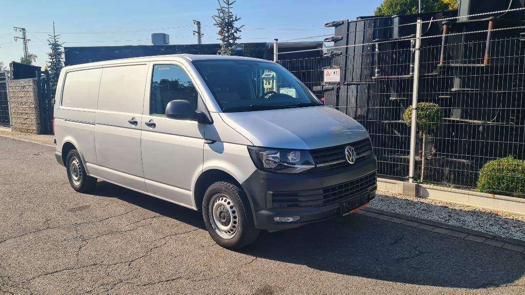 Volkswagen T5 2.0 TDI, Kasten, Werkstattschränke, Klima, AHK - Fourgon grand volume: photos 1 Volkswagen T5 2.0 TDI, Kasten, Werkstattschränke, Klima, AHK - Fourgon grand volume: photos 1