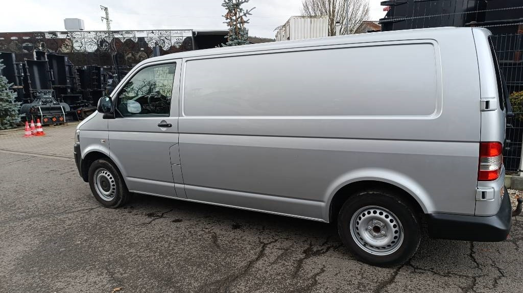 Volkswagen T5 2.0 TDI, Transporter, Kasten, Werkstattschränke  - crédit-bail Volkswagen T5 2.0 TDI, Transporter, Kasten, Werkstattschränke: photos 10