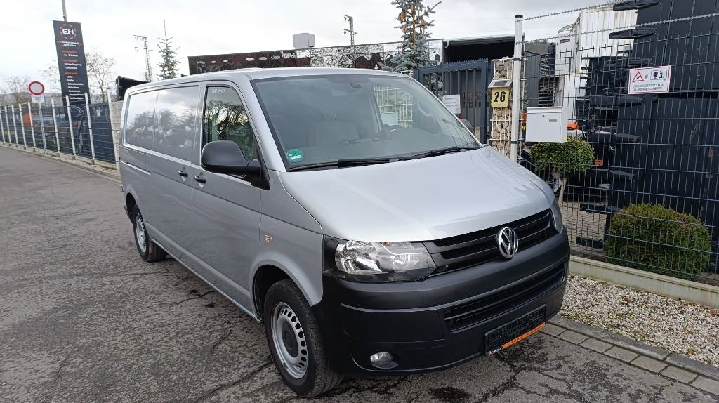 Volkswagen T5 2.0 TDI, Transporter, Kasten, Werkstattschränke - Fourgon grand volume: photos 1 Volkswagen T5 2.0 TDI, Transporter, Kasten, Werkstattschränke - Fourgon grand volume: photos 1