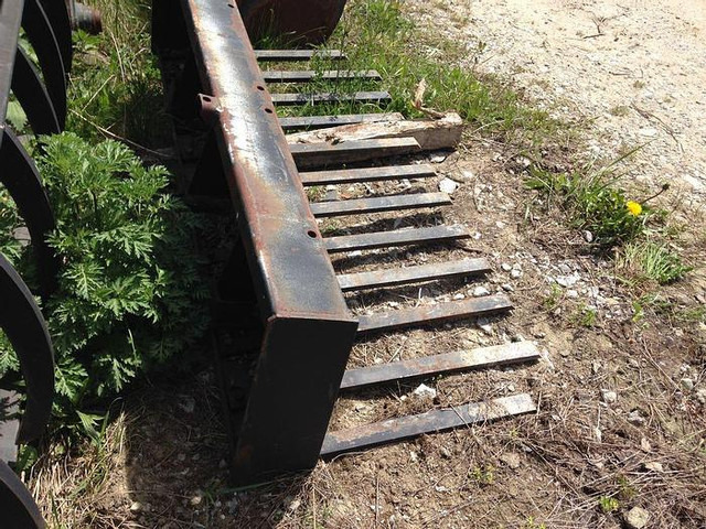 Gabel für Mustang Kompaktlader - Godet: photos 3 Gabel für Mustang Kompaktlader - Godet: photos 3