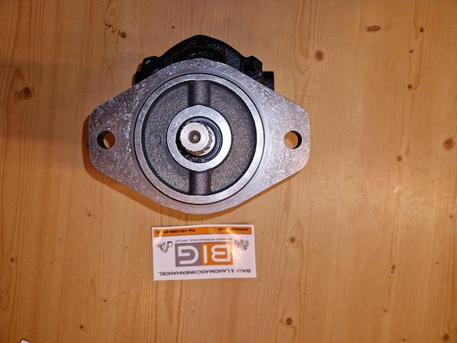 Hydraulikpumpe für John Deere 4500 Teleskoplader - Pièces de rechange: photos 2 Hydraulikpumpe für John Deere 4500 Teleskoplader - Pièces de rechange: photos 2