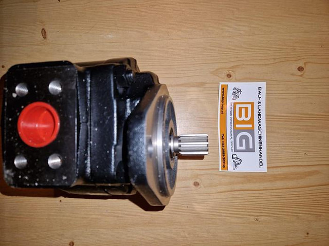 Hydraulikpumpe für John Deere 4500 Teleskoplader - Pièces de rechange: photos 1 Hydraulikpumpe für John Deere 4500 Teleskoplader - Pièces de rechange: photos 1