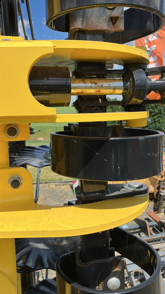 Bednar Striegel-Pro PN 9000 - Epandeurs: photos 1 Bednar Striegel-Pro PN 9000 - Epandeurs: photos 1