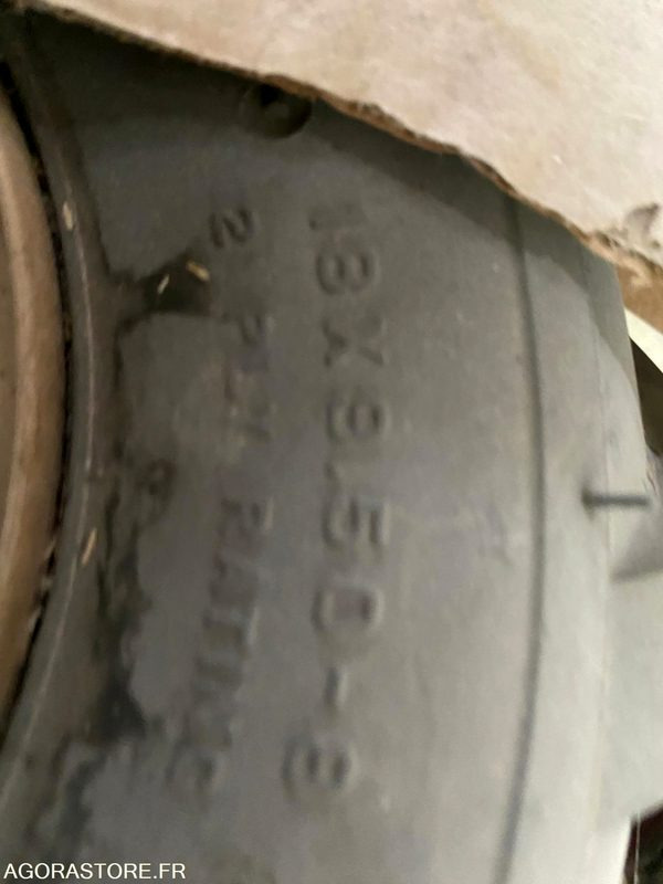 4 Roues completes CARLISLE 18 X 9.50-8 pour DITCH WITCH R300 - Matériel de chantier: photos 4 4 Roues completes CARLISLE 18 X 9.50-8 pour DITCH WITCH R300 - Matériel de chantier: photos 4