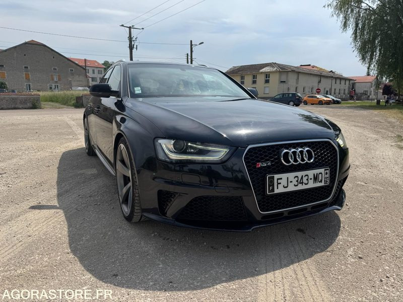 AUDI A4 RS4 - 2013 - 155 000KM - Voiture: photos 2 AUDI A4 RS4 - 2013 - 155 000KM - Voiture: photos 2