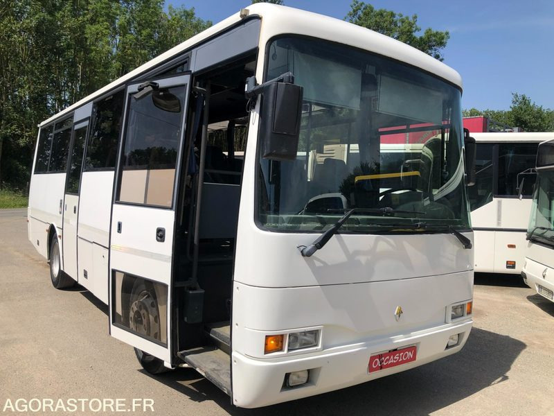 AUTOCAR RENAULT MEDIUM 36 PL - Bus scolaire: photos 2 AUTOCAR RENAULT MEDIUM 36 PL - Bus scolaire: photos 2
