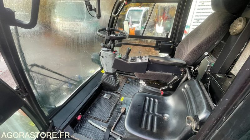 BALAYEUSE MATHIEU AZURA DE 2013 - Balayeuse de voirie: photos 5 BALAYEUSE MATHIEU AZURA DE 2013 - Balayeuse de voirie: photos 5