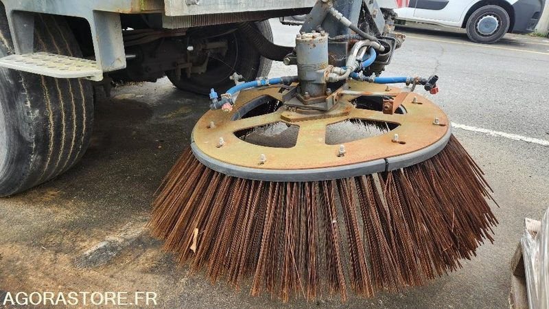 BALAYEUSE RAMASSEUSE DULEVO 5000 - Balayeuse de voirie: photos 4 BALAYEUSE RAMASSEUSE DULEVO 5000 - Balayeuse de voirie: photos 4