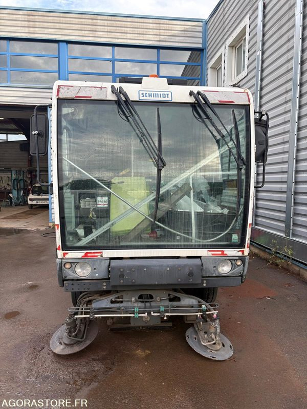 BALAYEUSE SCMIDT CLEANGO 500 AM 2013 N°VIN : WSVS2P1P204510198 - Balayeuse de voirie: photos 2 BALAYEUSE SCMIDT CLEANGO 500 AM 2013 N°VIN : WSVS2P1P204510198 - Balayeuse de voirie: photos 2