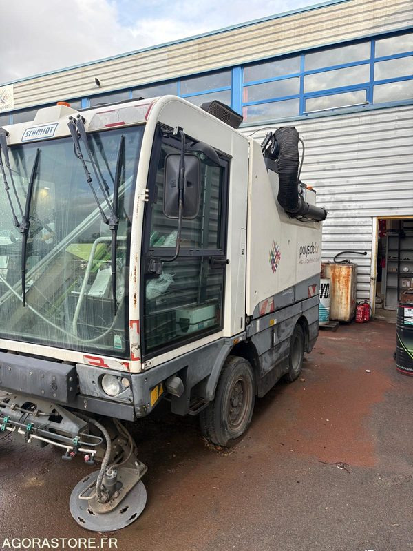 BALAYEUSE SCMIDT CLEANGO 500 AM 2013 N°VIN : WSVS2P1P204510198 - Balayeuse de voirie: photos 3 BALAYEUSE SCMIDT CLEANGO 500 AM 2013 N°VIN : WSVS2P1P204510198 - Balayeuse de voirie: photos 3