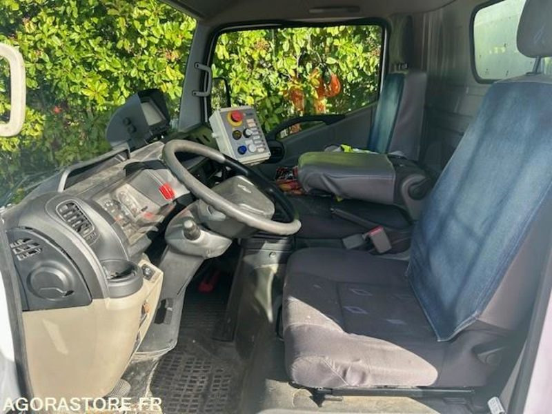 BOM 4.5t Renault Maxity - Benne à ordures ménagères: photos 5 BOM 4.5t Renault Maxity - Benne à ordures ménagères: photos 5