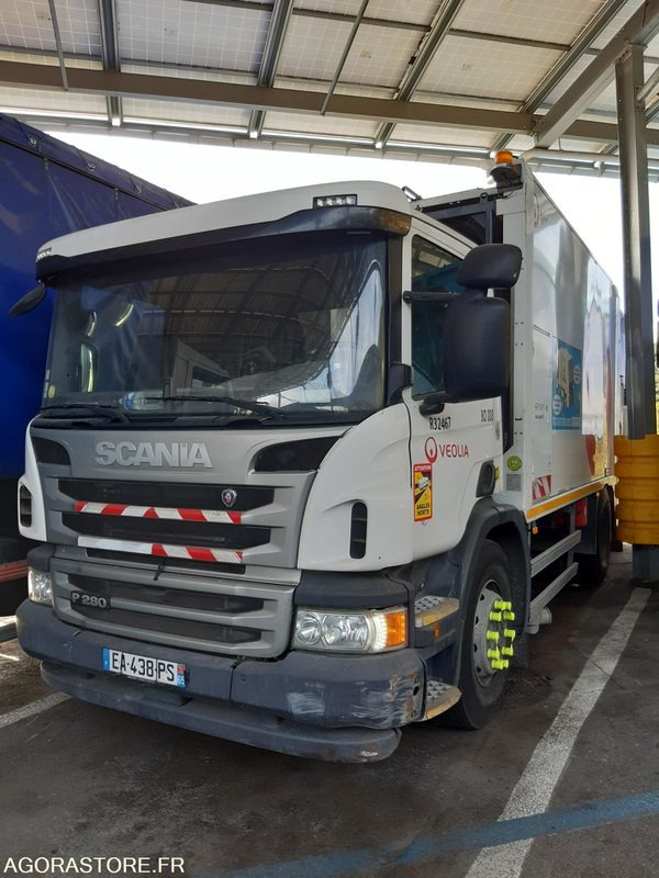 BOM AR SCANIA 19T - SEMAT - R32467 - 182244 kms - Benne à ordures ménagères: photos 1 BOM AR SCANIA 19T - SEMAT - R32467 - 182244 kms - Benne à ordures ménagères: photos 1